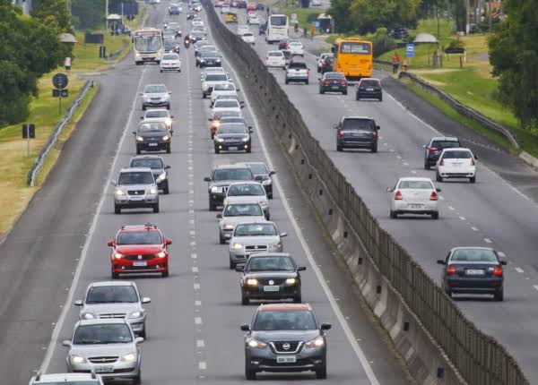 FERIADO CHEGANDO E ESTIMATIVA DE VEÍCULOS NAS ESTRADAS SERÁ BEM ACIMA DO NORMAL