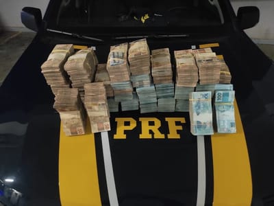 MOTORISTA É DETIDO COM MAIS DE R$ 1 MILHÃO DENTRO DE VEÍCULO