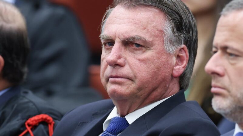 Congresso discute medida que pode reduzir eventual pena de Bolsonaro
